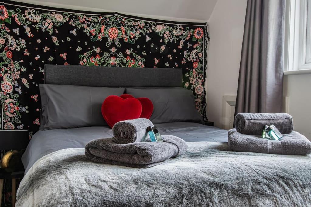 Luxury Central Bmth House With Hot Tub. Stunning! Борнмут Экстерьер фото